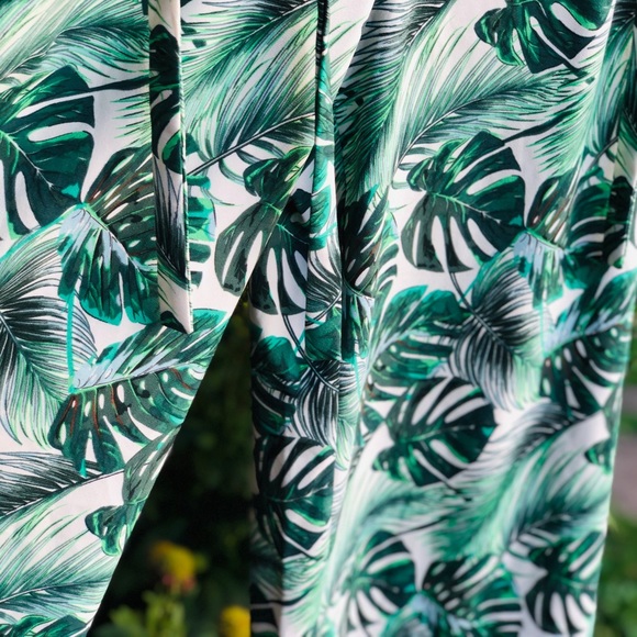 Monstera Leaf Dalia Jumpsuit with side ties - Picture 13 of 15